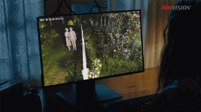  Entdecken Sie die Hikvision ColorVu-Technologie: schärfere Bilder mit helleren Farben 24/7
