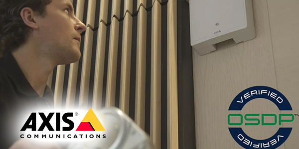 Axis Netzwerk-Türsteuerungen mit OSDP-Verifizierung